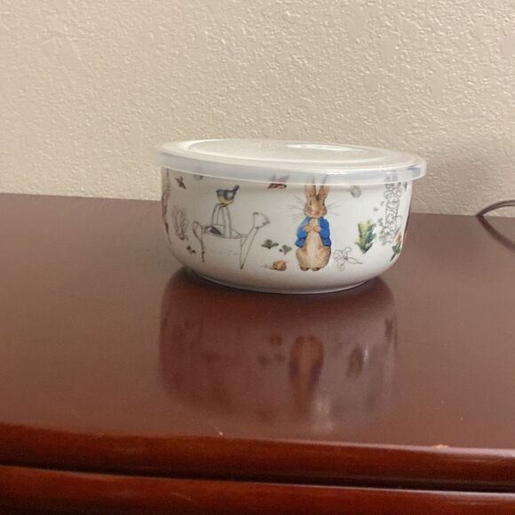 Beatrix Potter PETER RABBIT Porcelain Microwave Storage Bowl Vent Lid Bunny NEW - Picture 2 of 5